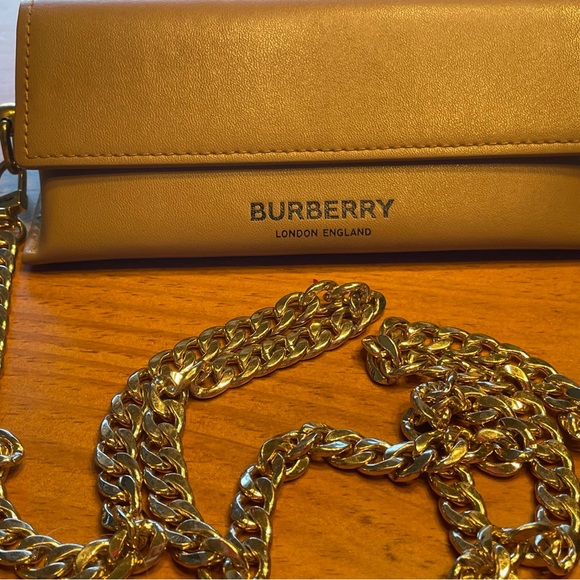 Authentic Burberry Eyeglasses/Sunglass Case with Gold Carrying Chain - Picture 5 of 5